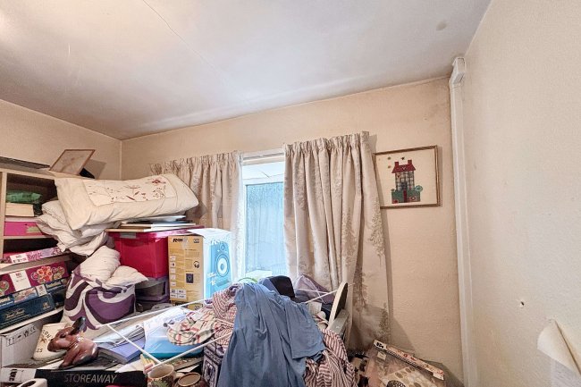 East Bungalow, Silsden Reservoir, High Brunthwaite, Silsden, Keighley, BD20 0NH 2