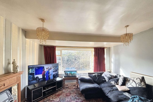 East Bungalow, Silsden Reservoir, High Brunthwaite, Silsden, Keighley, BD20 0NH 2