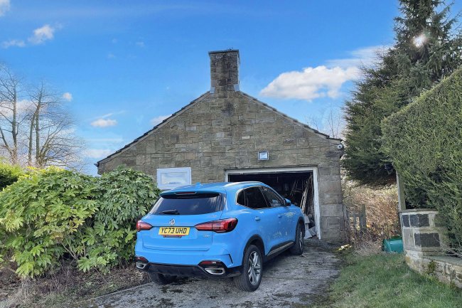 East Bungalow, Silsden Reservoir, High Brunthwaite, Silsden, Keighley, BD20 0NH 2