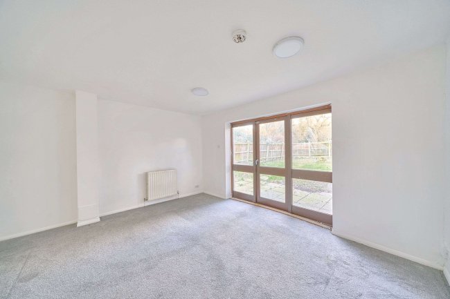 10 Eider Close, Hayes, Middlesex UB4 9TD 8