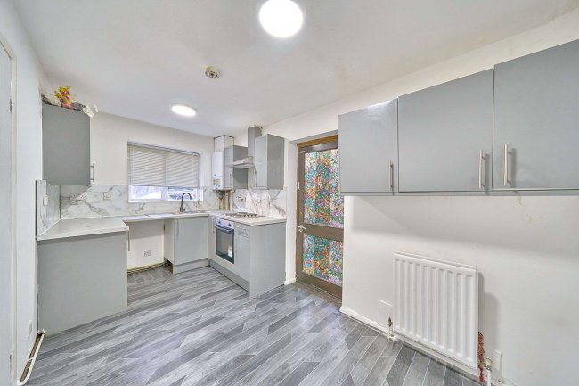 10 Eider Close, Hayes, Middlesex UB4 9TD 8