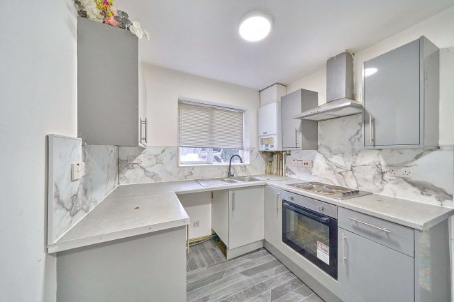 10 Eider Close, Hayes, Middlesex UB4 9TD 8