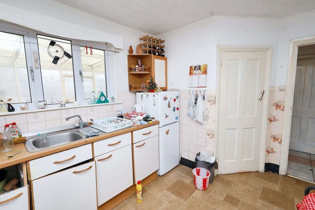 276 Uxbridge Road, Slough, Berkshire, SL2 5NY 1