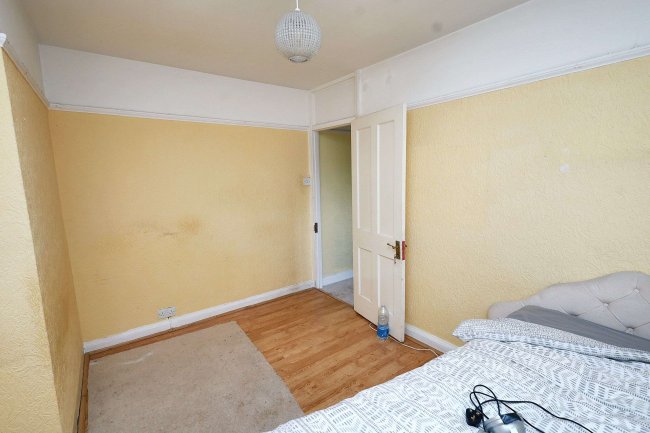 276 Uxbridge Road, Slough, Berkshire, SL2 5NY 1