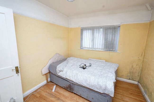 276 Uxbridge Road, Slough, Berkshire, SL2 5NY 1