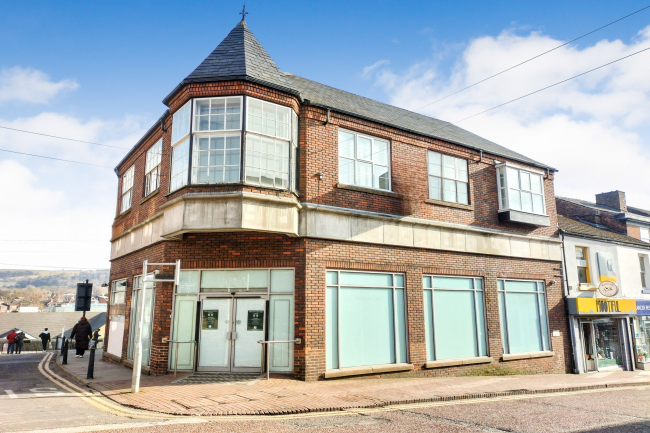 Former Lloyds Bank, 64-66 Mill Street, Cheshire, Macclesfield SK11 6NH 6