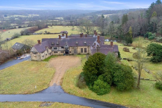 Homestall Manor, Homestall Road, Ashurst Wood, East Grinstead, RH19 3PG 2