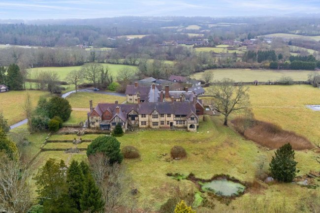 Homestall Manor, Homestall Road, Ashurst Wood, East Grinstead, RH19 3PG 2