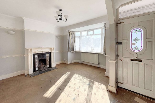 2 Hollywood Road, Chingford, London, E4 8JE 5