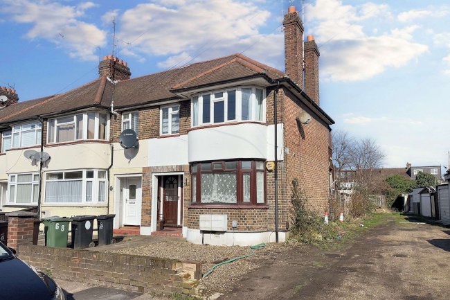 2 Hollywood Road, Chingford, London, E4 8JE 5