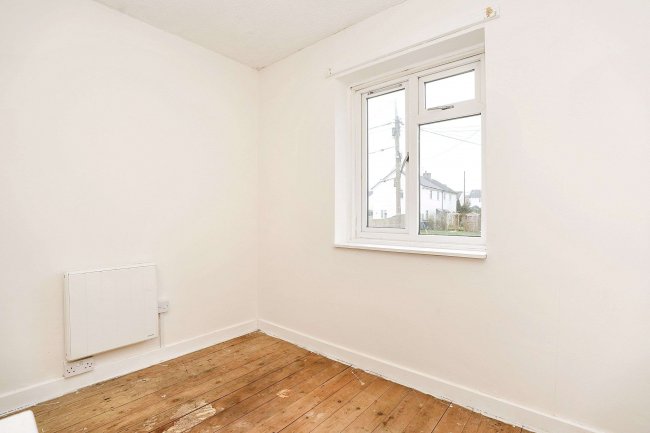 19 Eastfield, West Lavington, Devizes, SN10 4HW 1