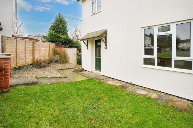 19 Eastfield, West Lavington, Devizes, SN10 4HW 1