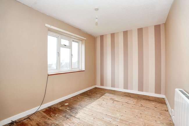 19 Eastfield, West Lavington, Devizes, SN10 4HW 1