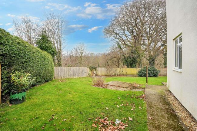 19 Eastfield, West Lavington, Devizes, SN10 4HW 1