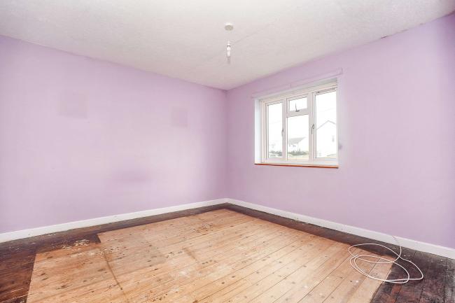 19 Eastfield, West Lavington, Devizes, SN10 4HW 1