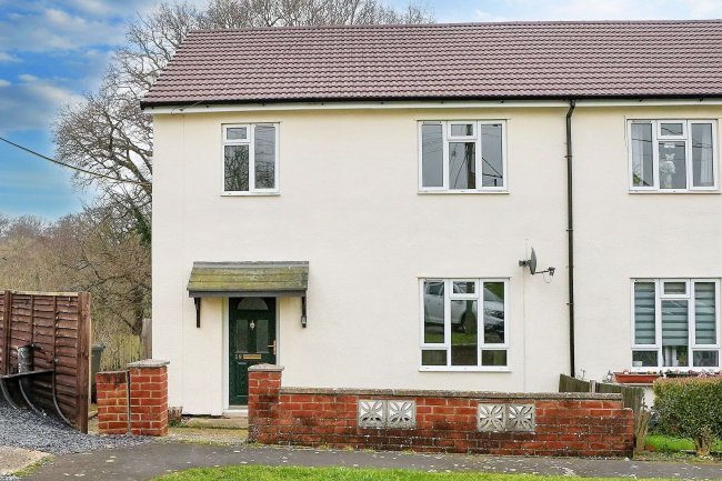 19 Eastfield, West Lavington, Devizes, SN10 4HW 1