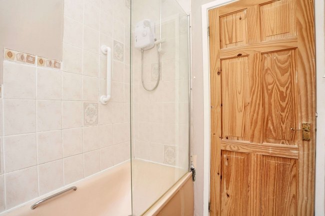 19 Eastfield, West Lavington, Devizes, SN10 4HW 1