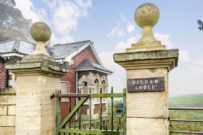 Bilham Lodge, Brodsworth, Doncaster, DN5 7DW 2