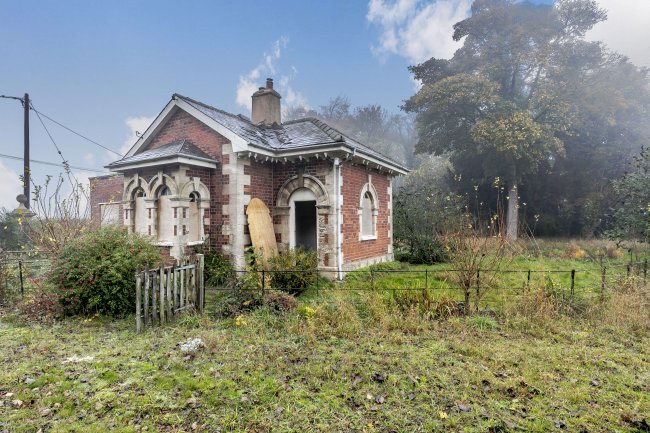 Bilham Lodge, Brodsworth, Doncaster, DN5 7DW 2