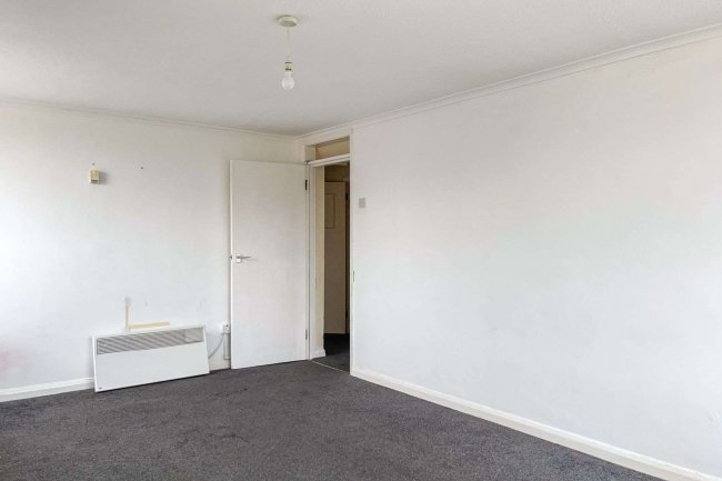 14 Kingmere, South Terrace, Littlehampton, BN17 5LD 7