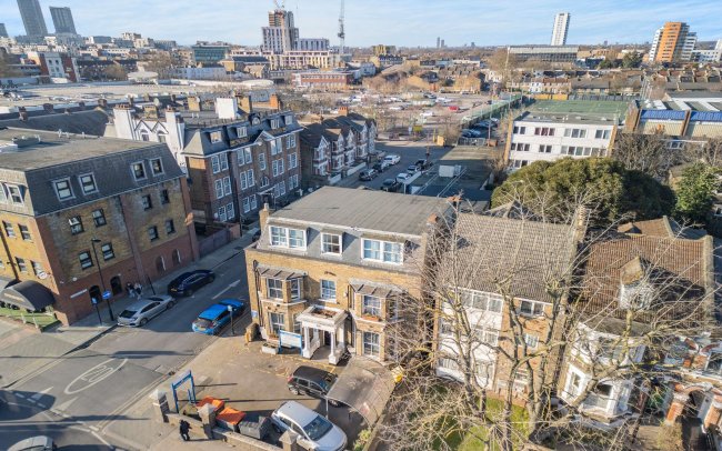 Stratford Physiotherapy Centre, 29 Romford Road, Stratford, London E15 4LY 2