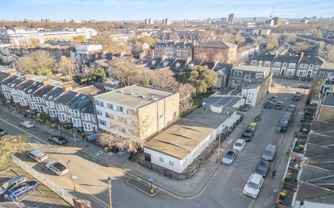 Stratford Physiotherapy Centre, 29 Romford Road, Stratford, London E15 4LY 2