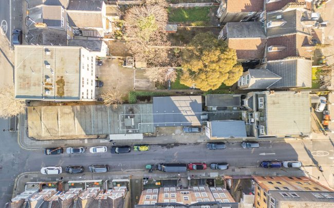 Stratford Physiotherapy Centre, 29 Romford Road, Stratford, London E15 4LY 2