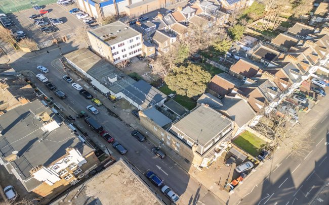 Stratford Physiotherapy Centre, 29 Romford Road, Stratford, London E15 4LY 2