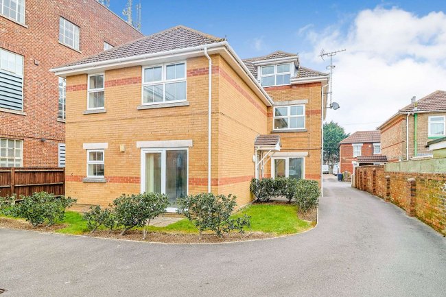 Flat 5, 9 Wycliffe Road, Bournemouth, Dorset, BH9 1JP 3