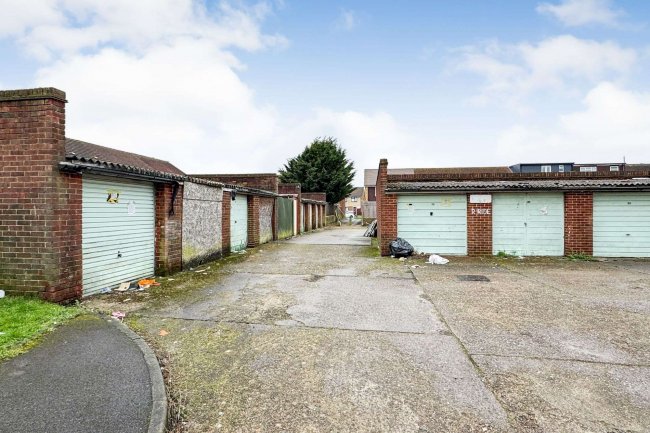 Shortmead Drive Garages (2), Cheshunt, Waltham Cross EN8 8TY 5