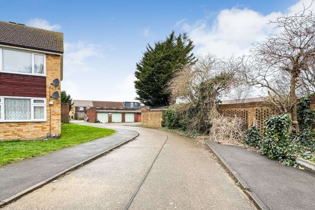 Shortmead Drive Garages (2), Cheshunt, Waltham Cross EN8 8TY 5