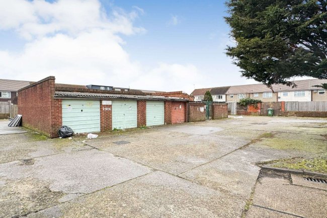 Shortmead Drive Garages (2), Cheshunt, Waltham Cross EN8 8TY 5
