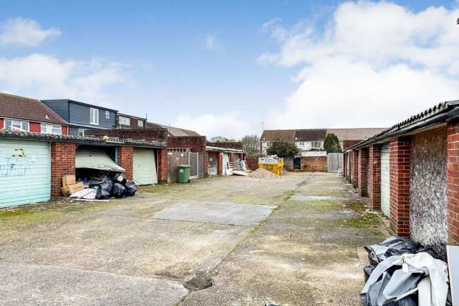 Shortmead Drive Garages (2), Cheshunt, Waltham Cross EN8 8TY 5