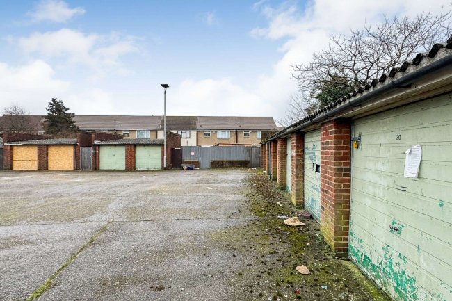 Shortmead Drive Garages (1), Cheshunt, Waltham Cross EN8 8TX 6