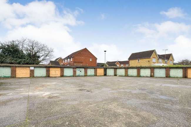 Shortmead Drive Garages (1), Cheshunt, Waltham Cross EN8 8TX 6