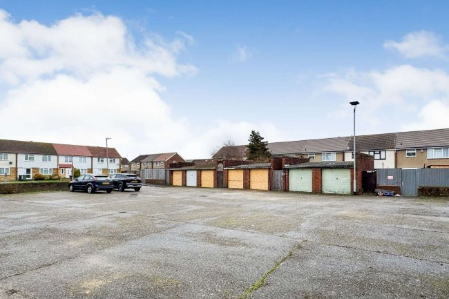 Shortmead Drive Garages (1), Cheshunt, Waltham Cross EN8 8TX 6