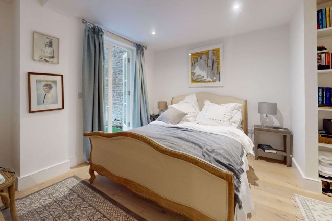 300 Fulham Road, Chelsea, London SW10 9EP 7