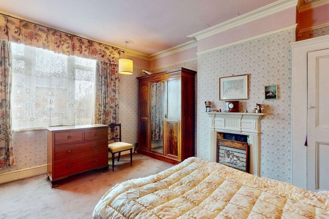 6 College Road, Isleworth, TW7 6DH 10