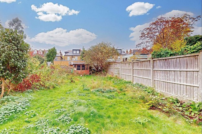 6 College Road, Isleworth, TW7 6DH 10