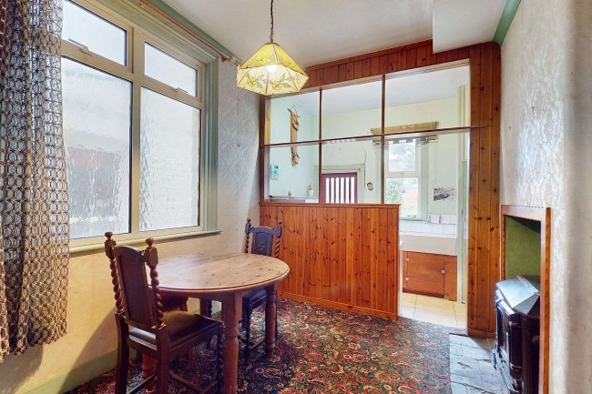 6 College Road, Isleworth, TW7 6DH 10