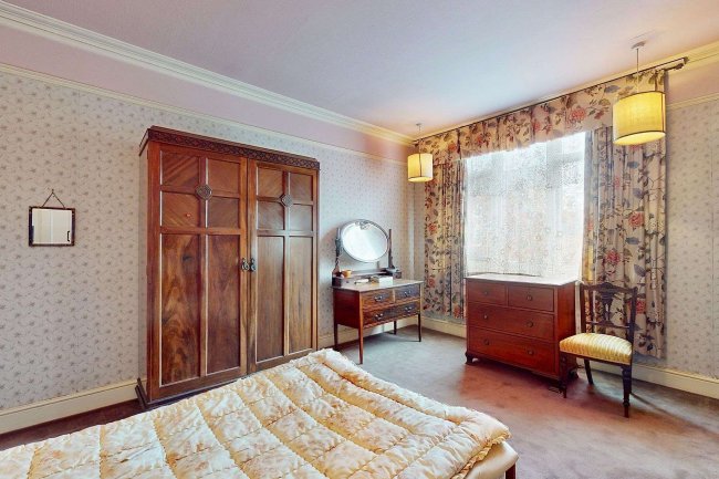 6 College Road, Isleworth, TW7 6DH 10