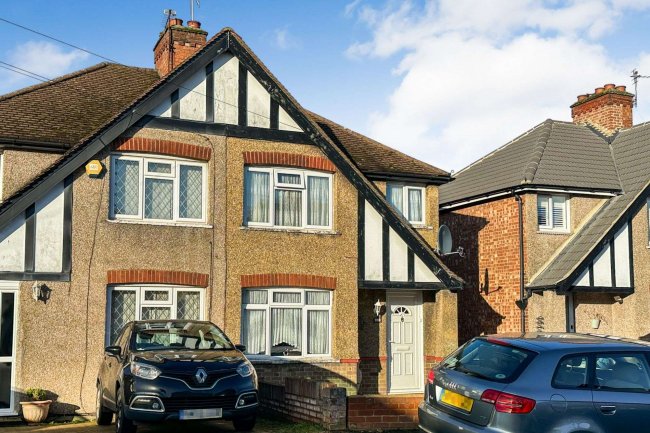47 Clifton Gardens, Hillingdon, Middlesex, UB10 0EZ 3