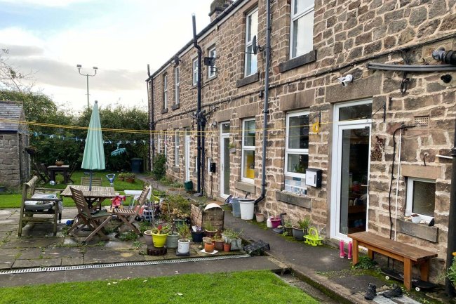 2 Oddfellows Terrace, Hathersage, Sheffield, S32 1BN 1