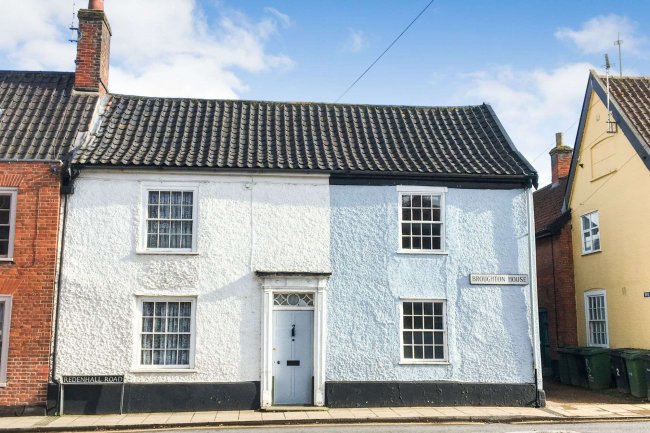 2 Redenhall Road, Harleston, Suffolk, IP20 9EN 1