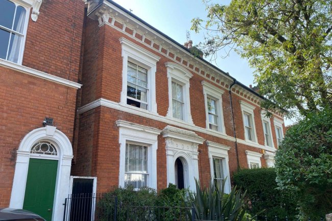 21 Yew Tree Road, Five Ways, Birmingham, B15 2LX 9