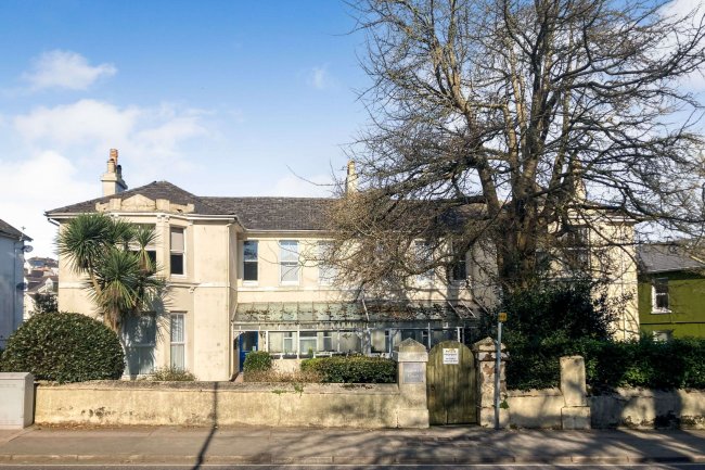 Flat 8, Halswell Court, 22-24 Totnes Road, Paignton, TQ4 5JZ 4