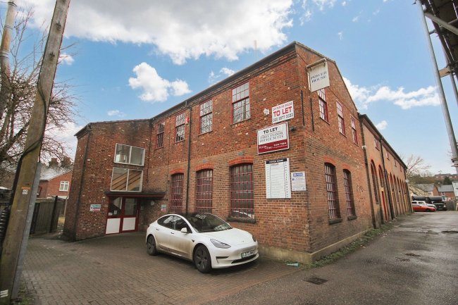 Unit 11 Power House, Higham Mead, Chesham, HP5 2AH 8