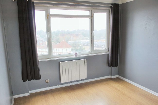 Sixth Floor Flat, 21 Stockwell Court, Gower Road, Haywards Heath RH16 4QP 5