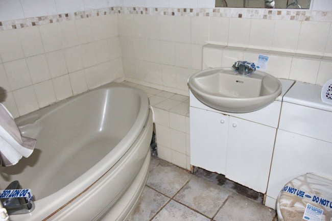 Sixth Floor Flat, 21 Stockwell Court, Gower Road, Haywards Heath RH16 4QP 5