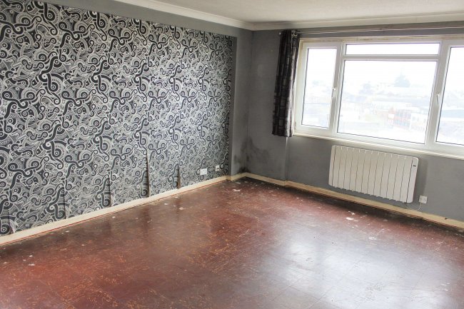 Sixth Floor Flat, 21 Stockwell Court, Gower Road, Haywards Heath RH16 4QP 5